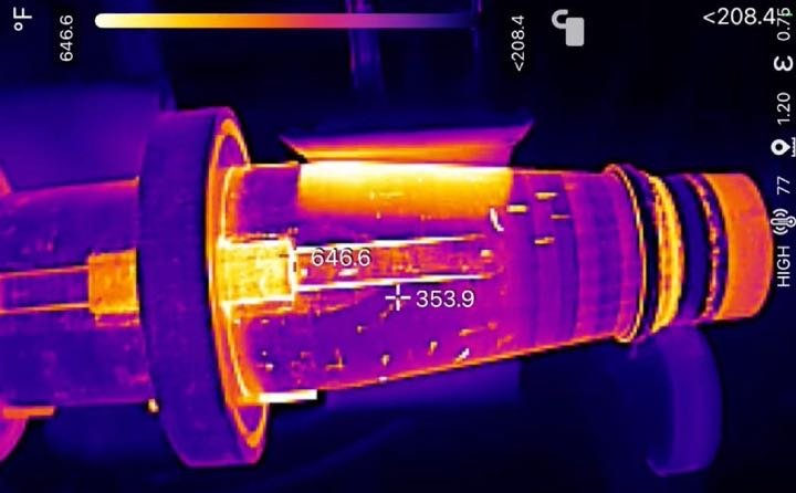 Thermal image of AEGIS precision magnetic heating showing targeted skin heating at 646F